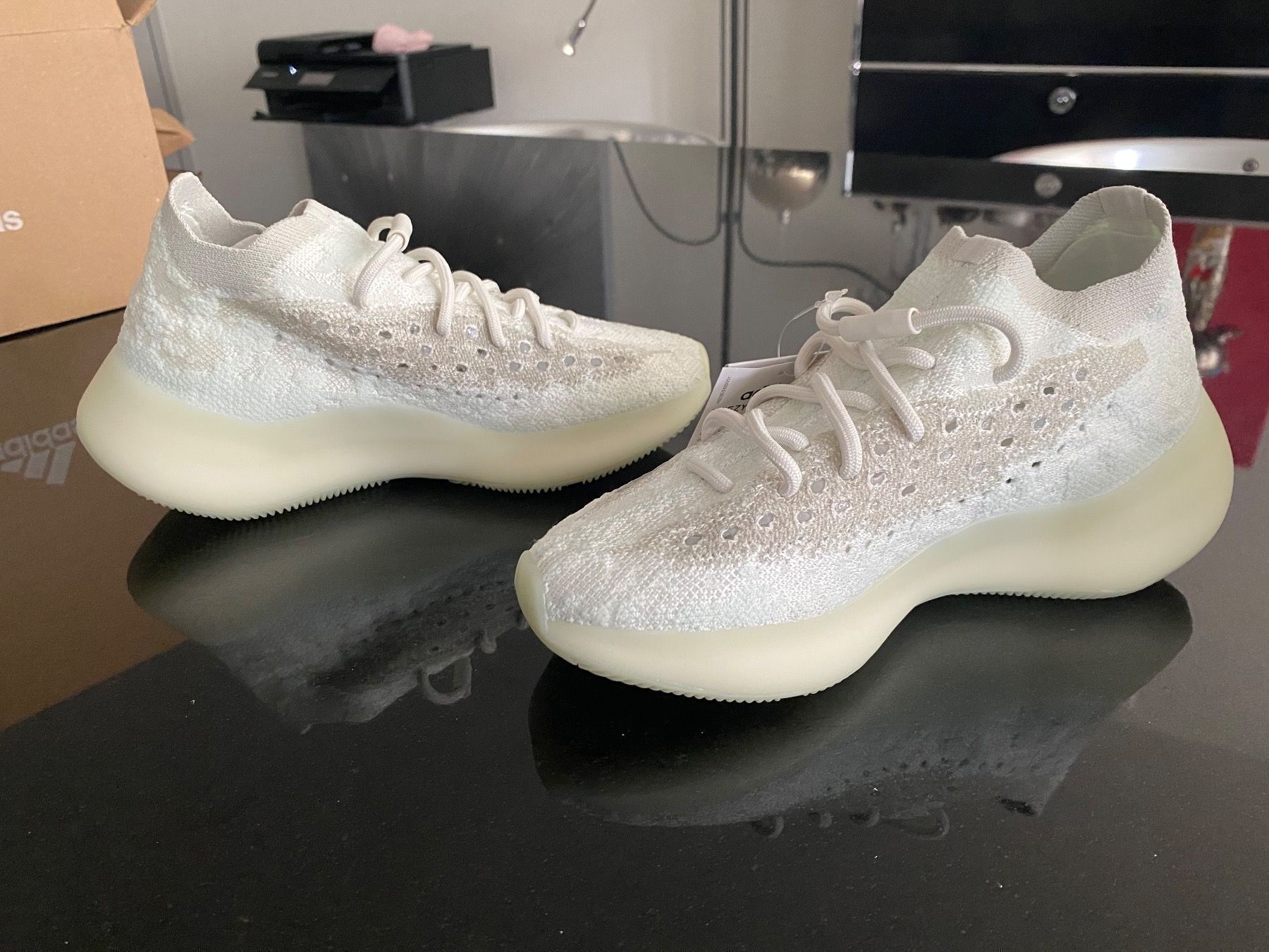 Adidas Scarpe da uomo: Neue Yeezy Boost 380 Calcite Glow 38 – Nuovo e nell'imballaggio originale da Bolligen venduto da chaetzli1133 4