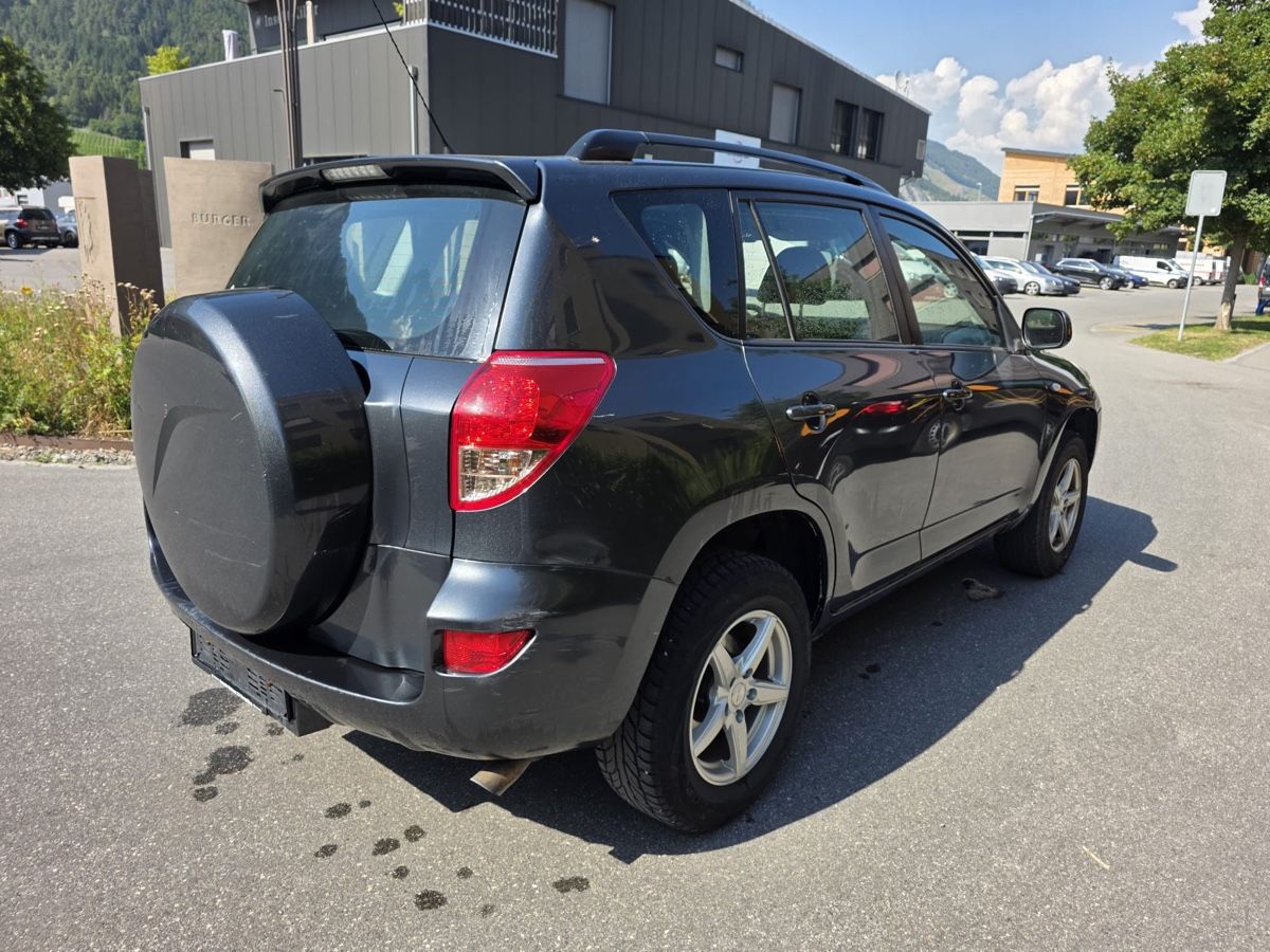 Toyota Automobili: Toyota Rav-4 4WD 2.0 Benzin – Usato da Domat Ems venduto da qen_7mfm 3