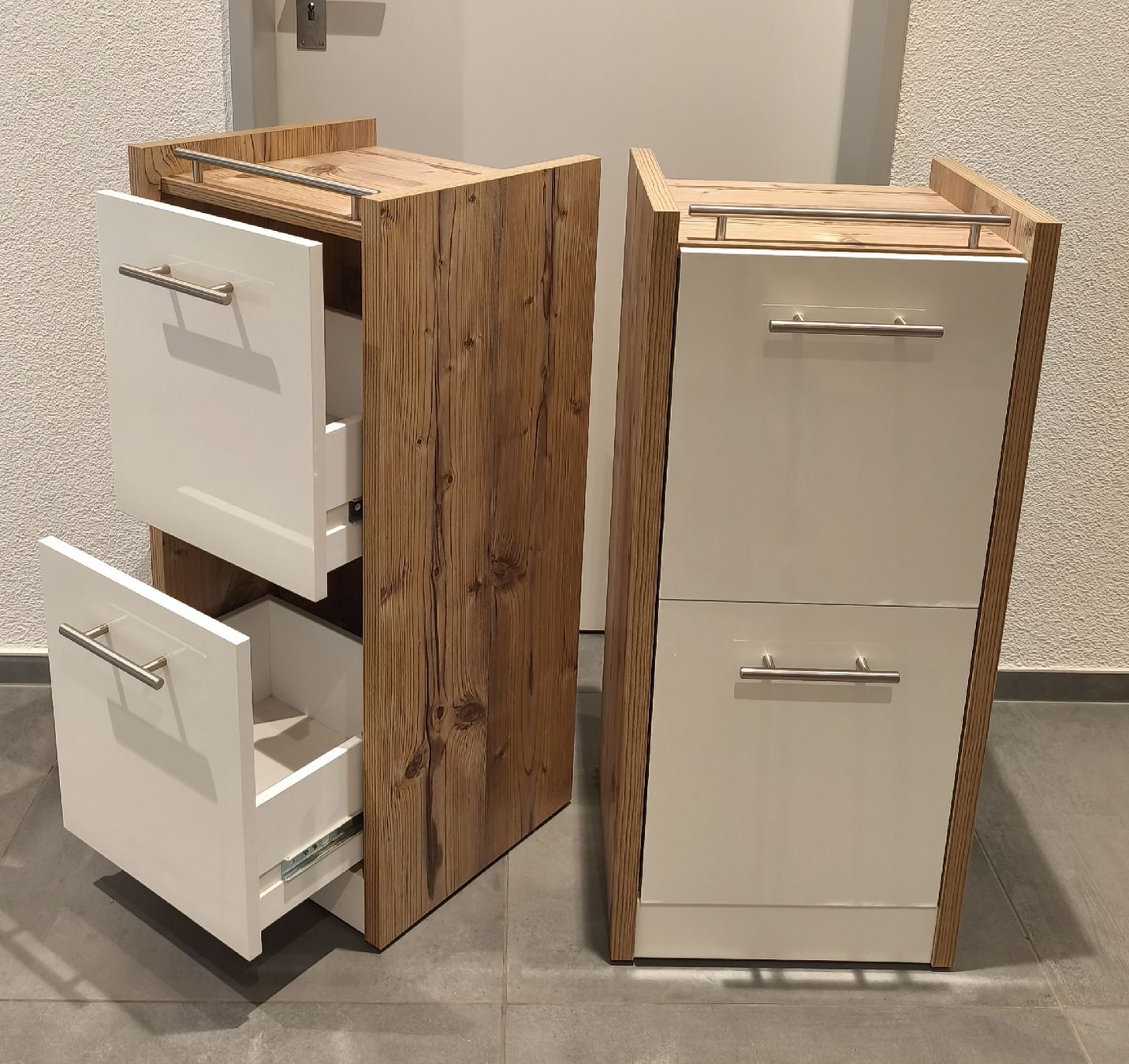 Cassettiere: 2 Badezimmermöbel weiss/Holzoptik, 2 Schubladen – Nuovo (secondo la descrizione) da Bremgarten AG venduto da Angie_77