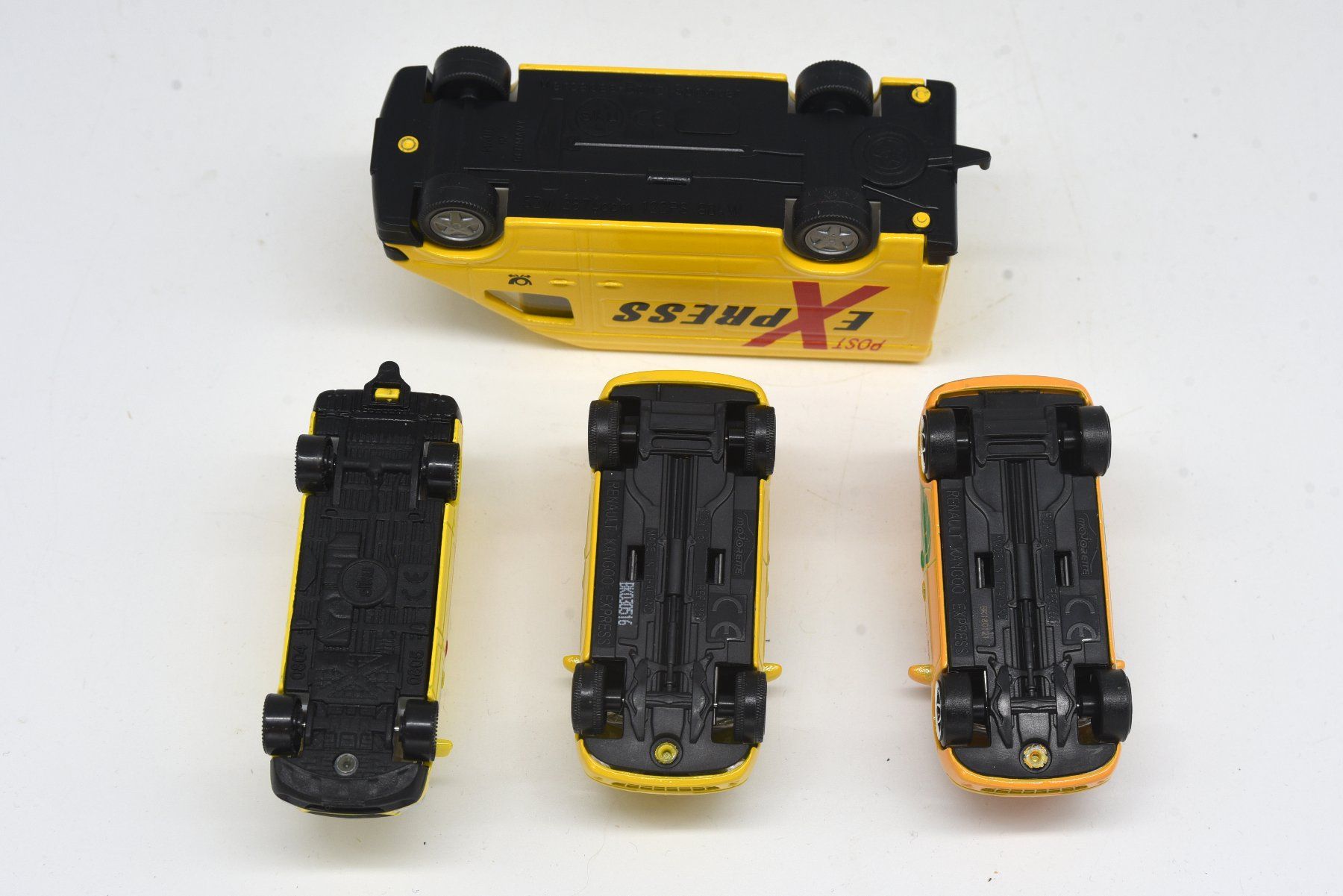 Siku Modellini d'auto: DHL Delivery Vans (Siku + Majorette) – Usato da Ostermundigen venduto da archeopteryx 5