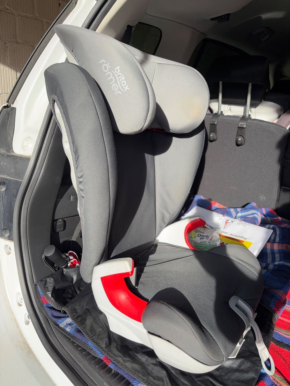Britax Römer Seggiolini per auto: Kindersitz Britax Römer KIDFIX SL – Usato da Embrach venduto da gapang 1