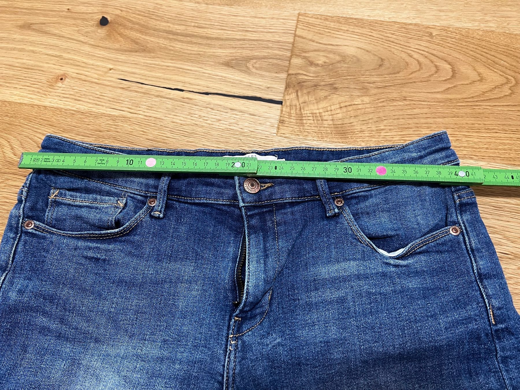 H&M Jeans: Jeansshorts H&M / Grösse 29 – Gebraucht aus Escholzmatt von mel_58wh 4