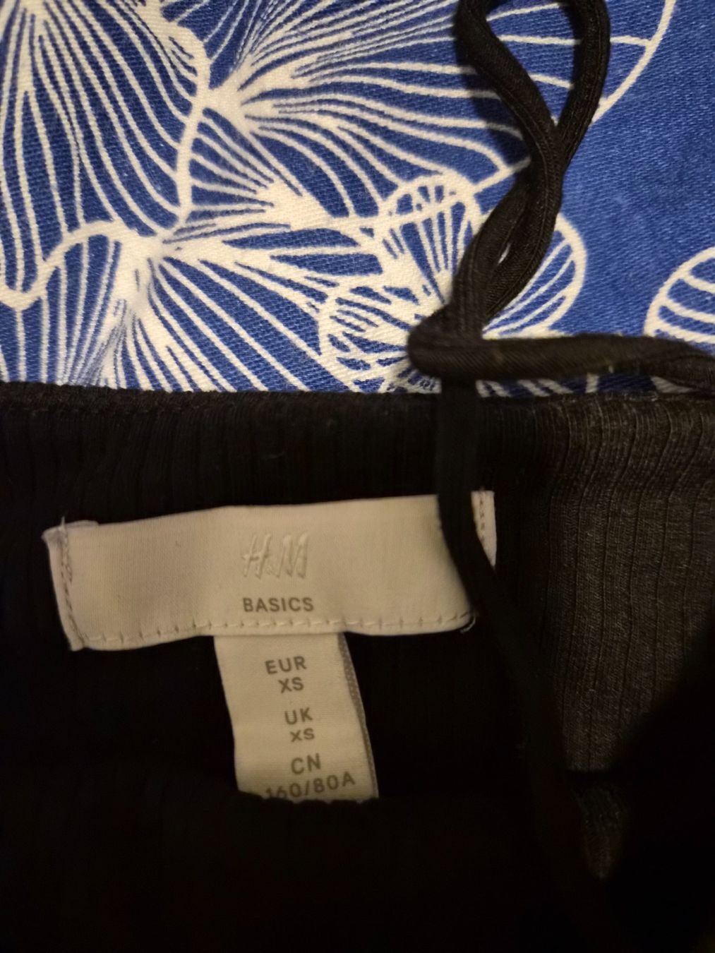 H&M Top: Body gr xs H&M – Nuovo (secondo la descrizione) da Dietikon venduto da Eleda 2