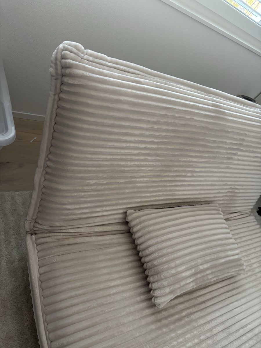 Divani: Schlafsofa Cord beige Neu – Nuovo (secondo la descrizione) da Lömmenschwil venduto da pv_cr 1
