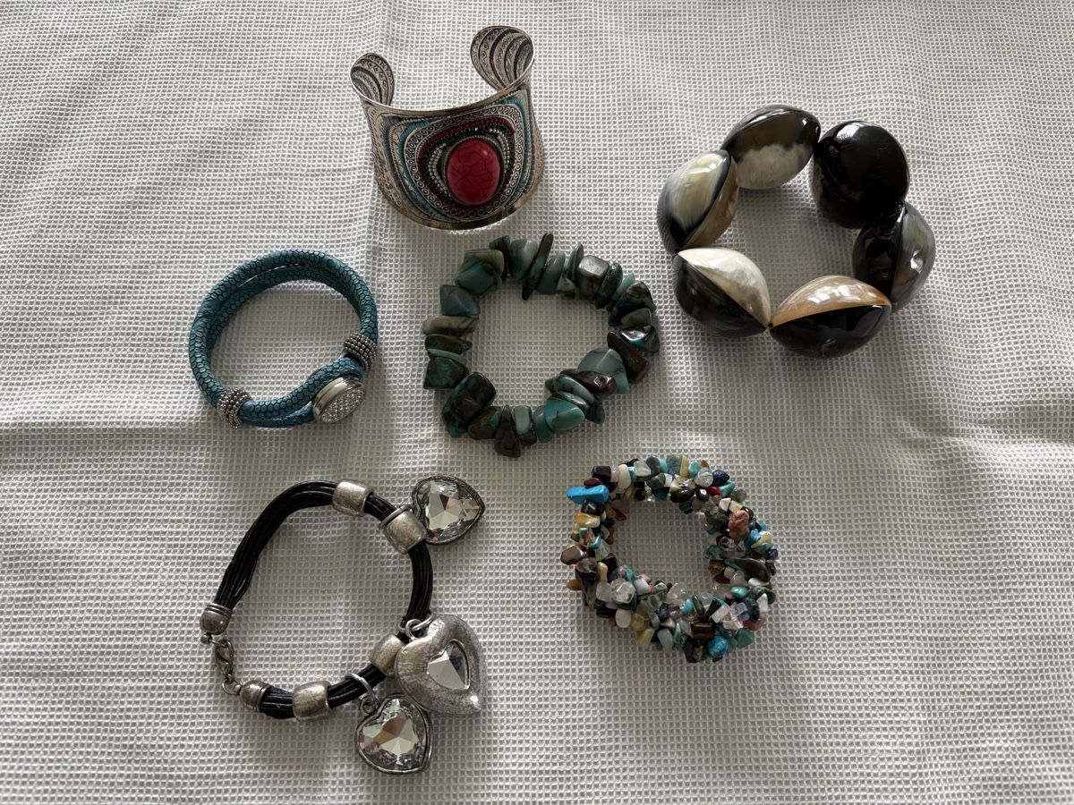 Autres bijoux: Modeschmuck  – D'occasion à Schönenberg ZH par Roxana8820