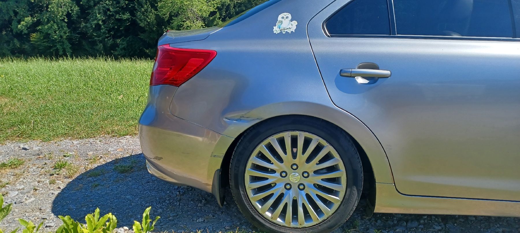 Suzuki Autos: Suzuki Kizashi 2.4l 4x4 – D'occasion à Stalden (Sarnen) par Riebli01 7
