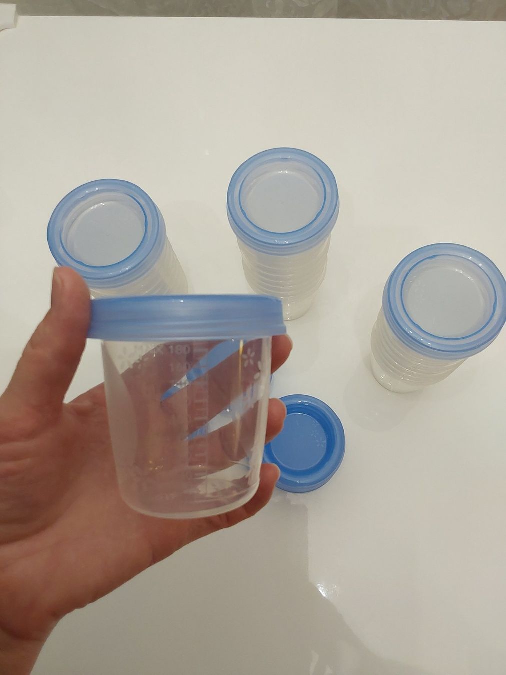Avent Behälter & Ähnliches: Avent Aufbewahrungsbecher und Adapter – Gebraucht aus Wallisellen von Wallisellen77 1