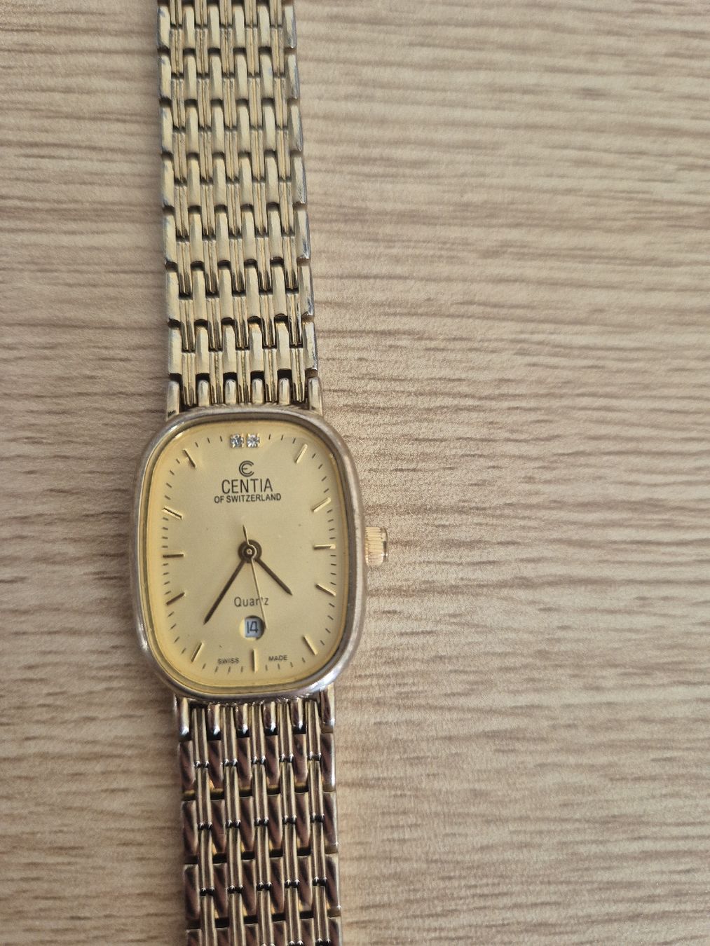 Orologi: Montre Centia Quartz dorée femme – Usato da Puplinge venduto da melodiieee 2