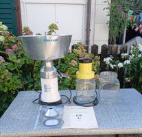 Milchzentrifuge und Butterglas mit Ersatzglas Zuverkaufen 