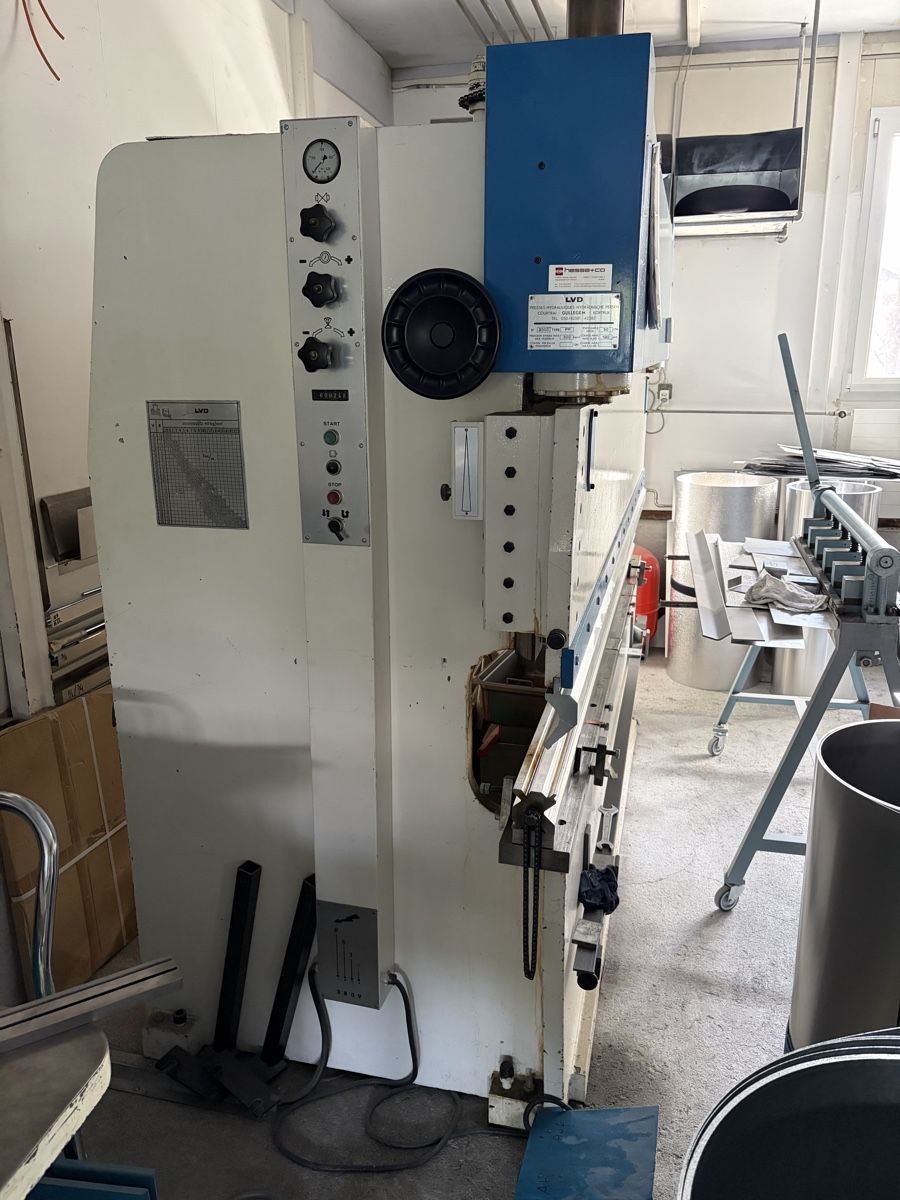 Tutte le macchine: LVD Hydraulische Presse – Usato da Buchs SG venduto da ple_jlj6 1