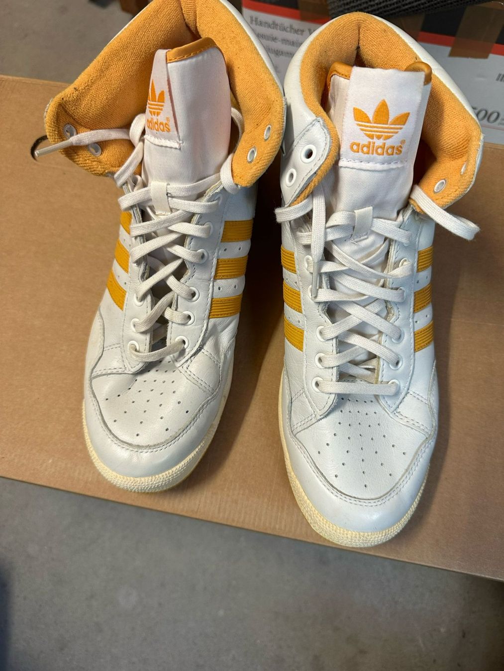 Adidas Herrenschuhe: Adidas Sneaker Grösse 42 2/3 – Gebraucht aus Burgdorf von interstellar2