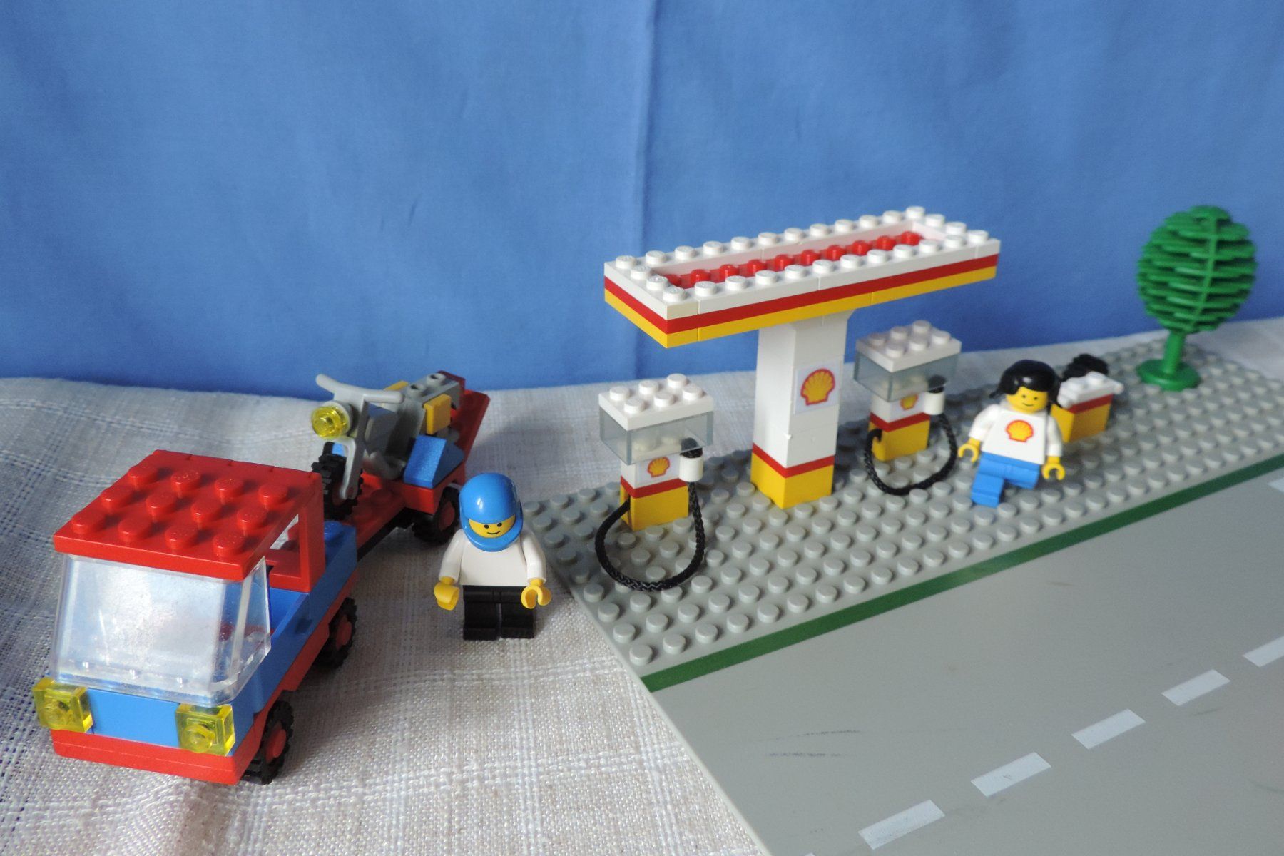 Lego Giocattoli: Shell Tankstelle, Set 377 + Motorcycle Transport, Set 6654 – Usato da Burgdorf venduto da ursla50 3