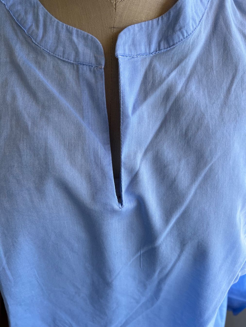 Camicette: Leichte Sommerbluse hellblau Gr.44 – Usato da Kilchberg ZH venduto da jul_d2j2 1