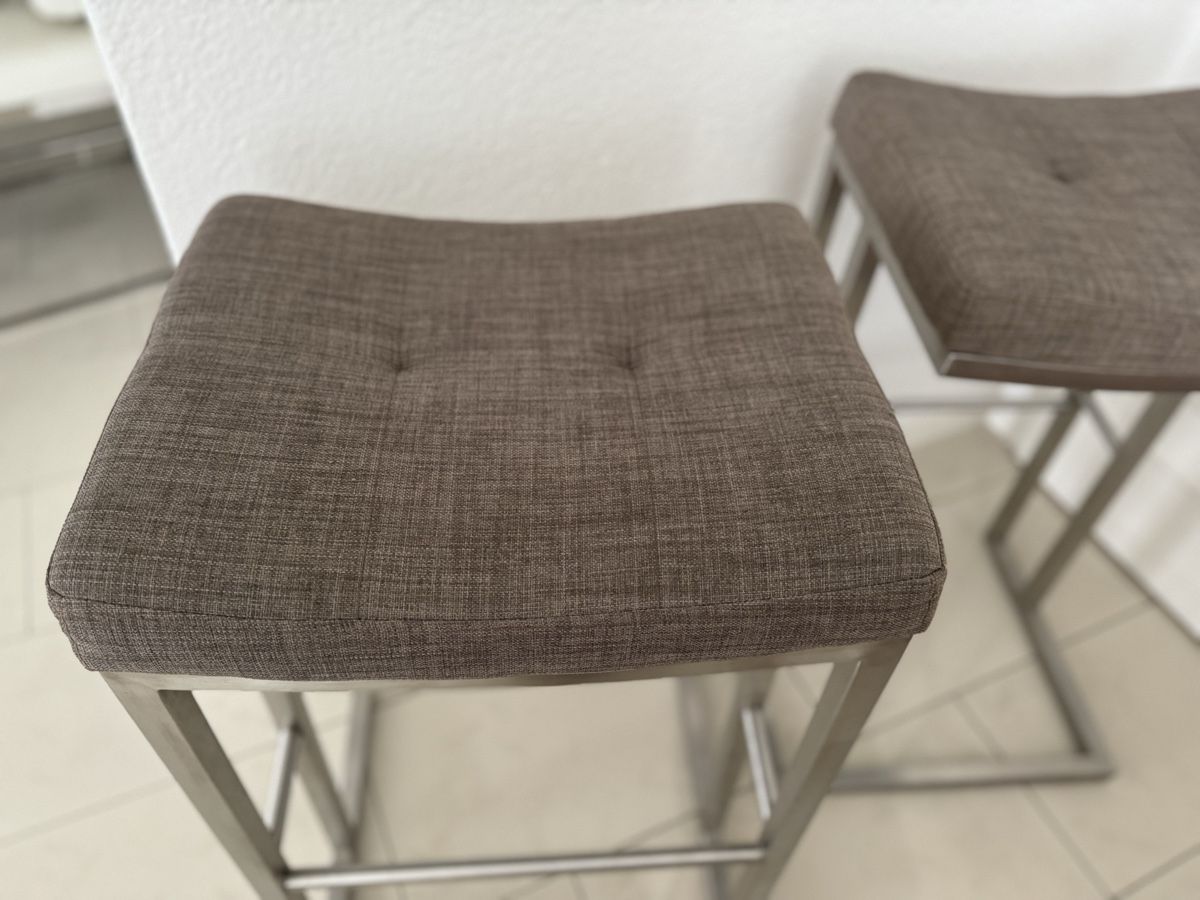 Sgabelli: Set Bar-Hocker in grau/ hellbraun – Usato da Thun venduto da Inspiration_19 3