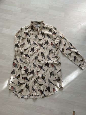 Hemdbluse von DEDICATED, gelb-beige mit Vogelprint