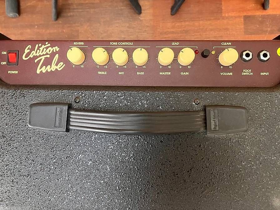 Hughes & Kettner Amplificatori: Hughes & Kettner Edition Blues – Usato da Zofingen venduto da bjmusic 1