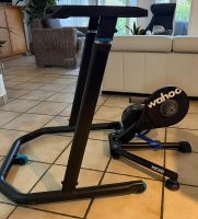 Wahoo KICKR V5 Smart Trainer + KICKR Desk | Kaum gebraucht
