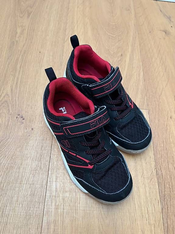 Fila Scarpe per ragazzi: Fila Hallenschuh Gr. 32 – Usato da Stetten SH venduto da Nicole_5