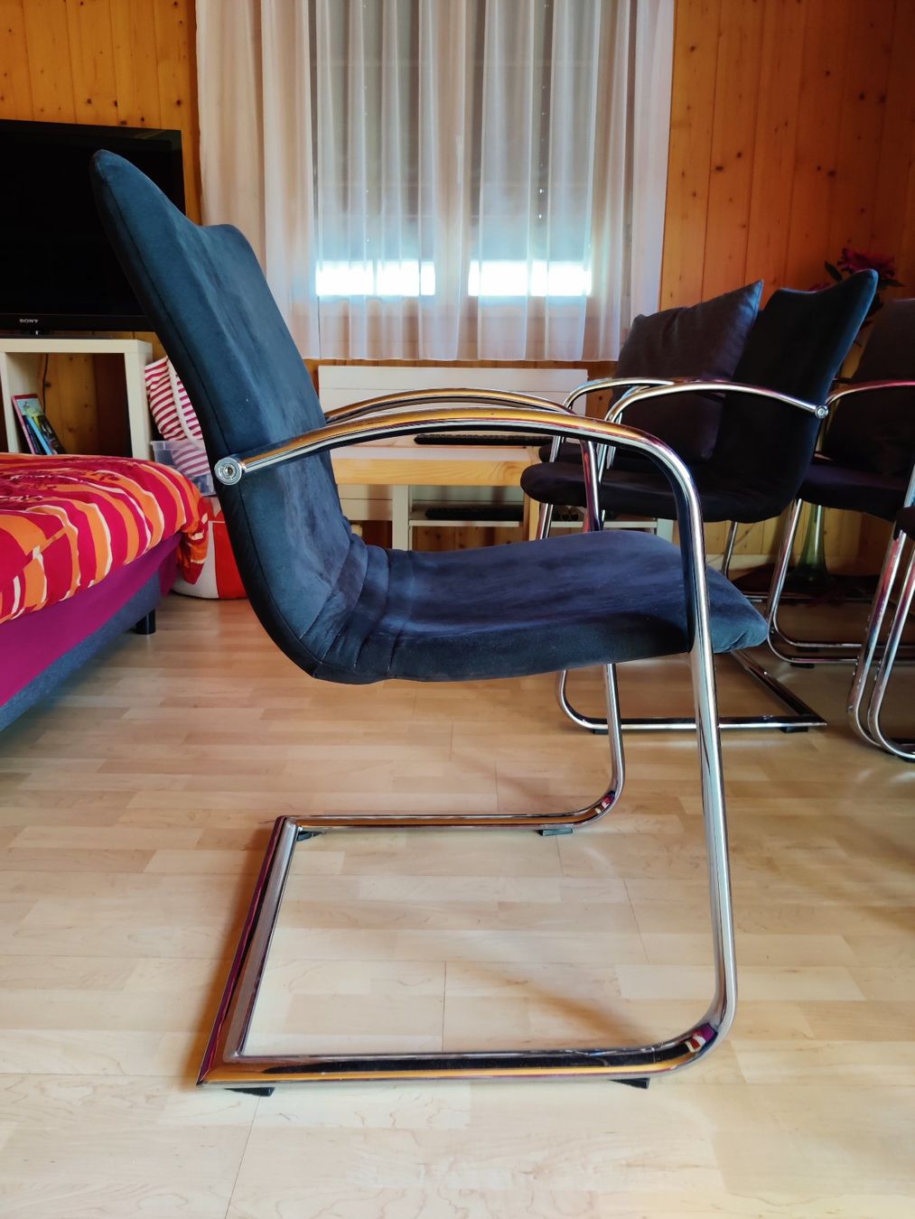 Sedie: Stühle Freischwinger Alcantara – Usato da Lenk im Simmental venduto da ASGaragenAG 2
