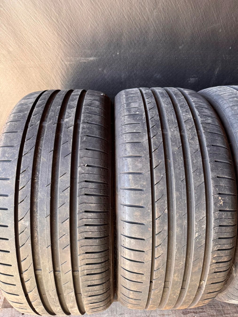 Pneumatici & Ruote complete: Sommerreifen 235/35 R19 – Usato da Flawil venduto da ruz_9nzy 2