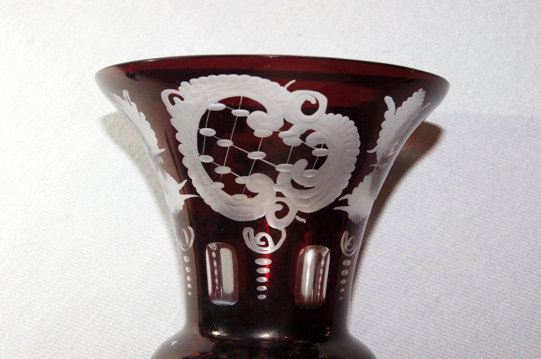 Vasi & Recipienti: Antike Vase aus rotem Überfangglas – Usato da Geroldswil venduto da ARTEFACTO 4