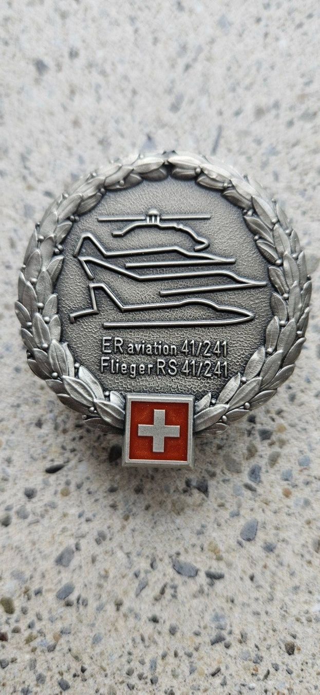 Schweizer Armee Placchette & Badge: *** Beretemblem Luftwaffe *** – Nuovo e nell'imballaggio originale da Riedholz venduto da fr_sIruP