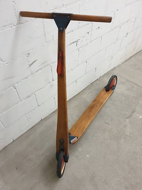 Tutte le decorazioni: Dekoartikel / Trottinett Holz Antik – Usato da Zürich venduto da sho_g8sf 1