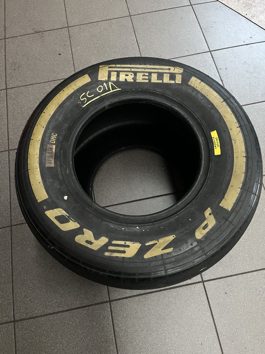 Altro in Scrittura & Disegno: Reifen / copertone formula 1 – Usato da Lodrino venduto da albimaz