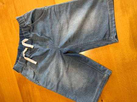 kurze Hose / Jeans / Shorts / Gr. 128
