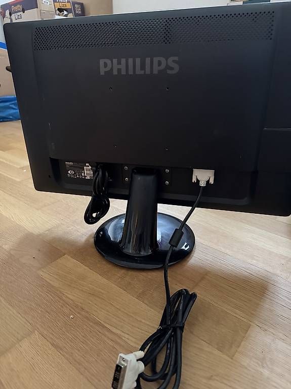 Ecrans: Bildschirm PHILIPS 244E2/SB E-LINE 24'' TFT BLACK – D'occasion à Therwil par niggidaetsch 2