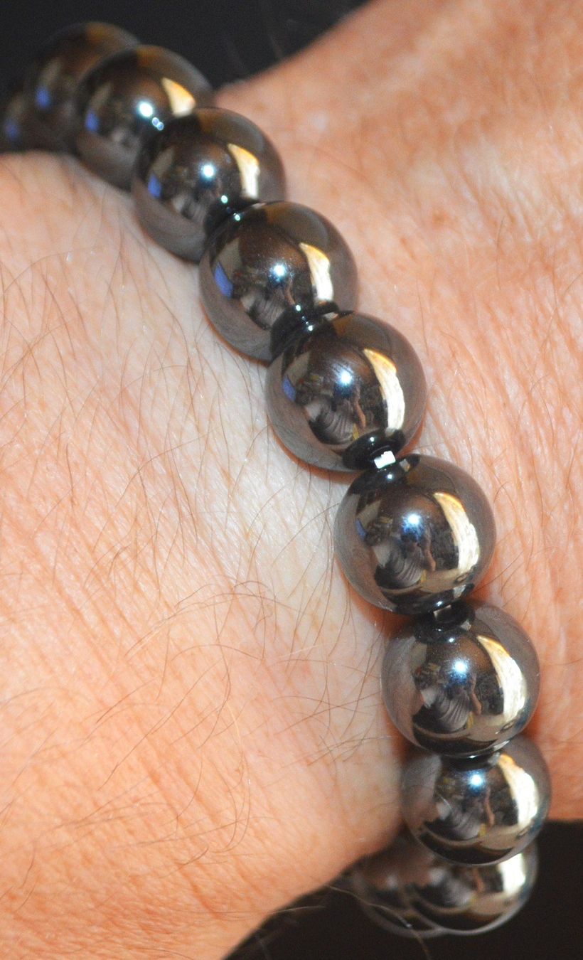 Bracciali & Braccialetti: Armband B-1105 – Hämatit 12mm Perlen elastisch – Nuovo e nell'imballaggio originale da Goldiwil (Thun) venduto da han_v5b7 1