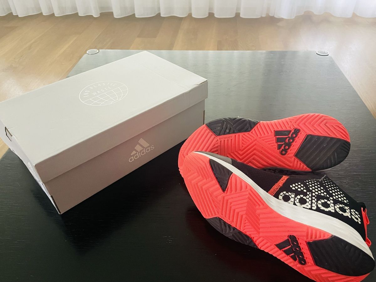 Adidas Scarpe per ragazze: Hallenschuhe  Adidas Gr. 37 1/3 – Usato da Thun venduto da Adrian131 3