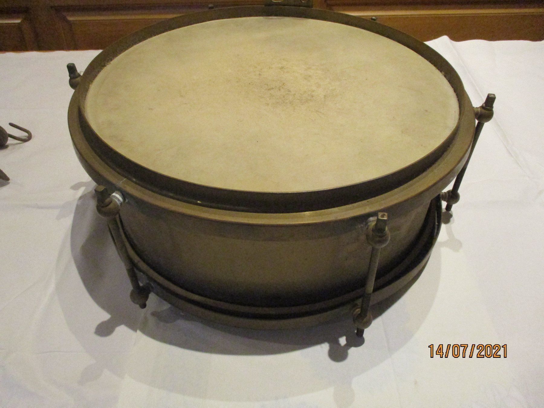 Strumenti musicali: VINTAGE MARCHING SNARRE /TROMMEL MESSING – Usato da Weissbad venduto da Usw63