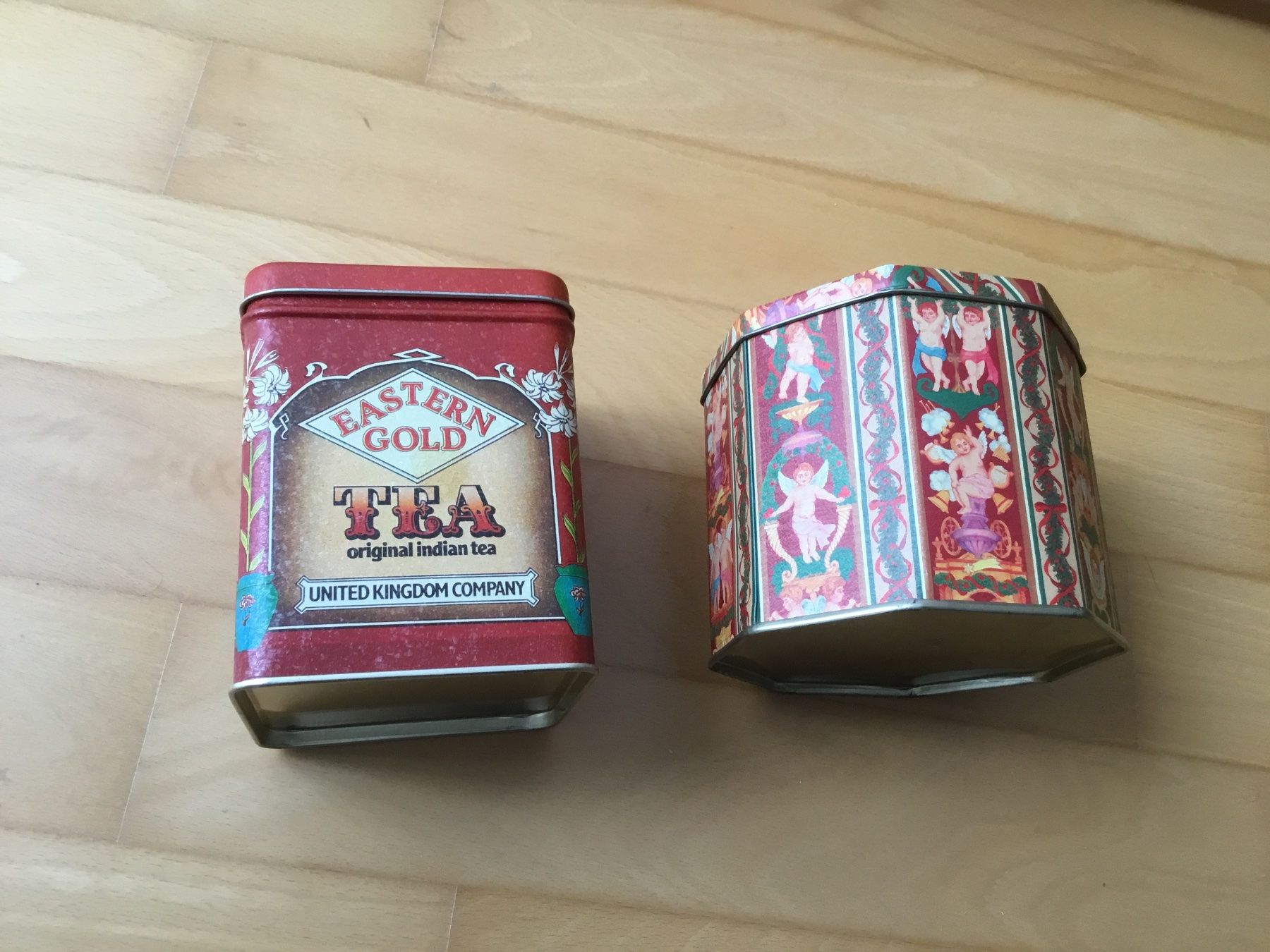 Alle Dekorationen: Zwei Blechdosen Eastern Gold Tea Dekor – Gebraucht aus Kerzers von Georges3210 1