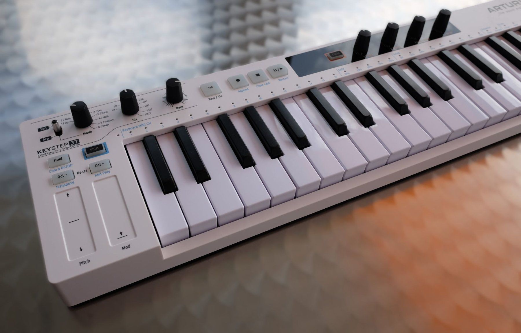 Arturia Strumenti musicali: Arturia Keystep37 (Ver. 1) MIDI-Keyboard / Controller – Usato da Basel venduto da PondstreetStudios 1