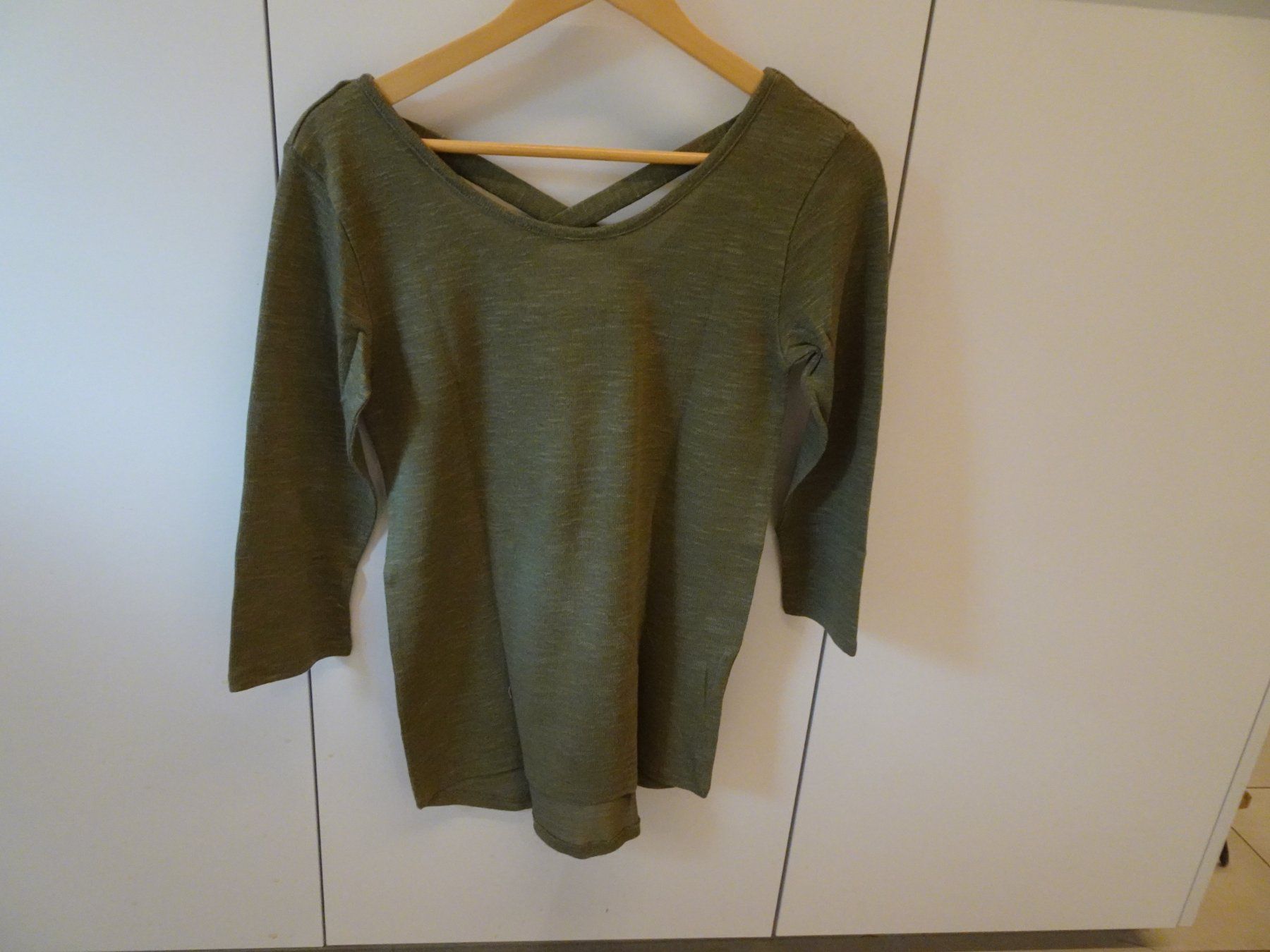 Maglioni & Felpe: Feinstrick Pulli Olivgrün Gr. XS/S - 260230 – Usato da Küssnacht am Rigi venduto da Good4Deckeli