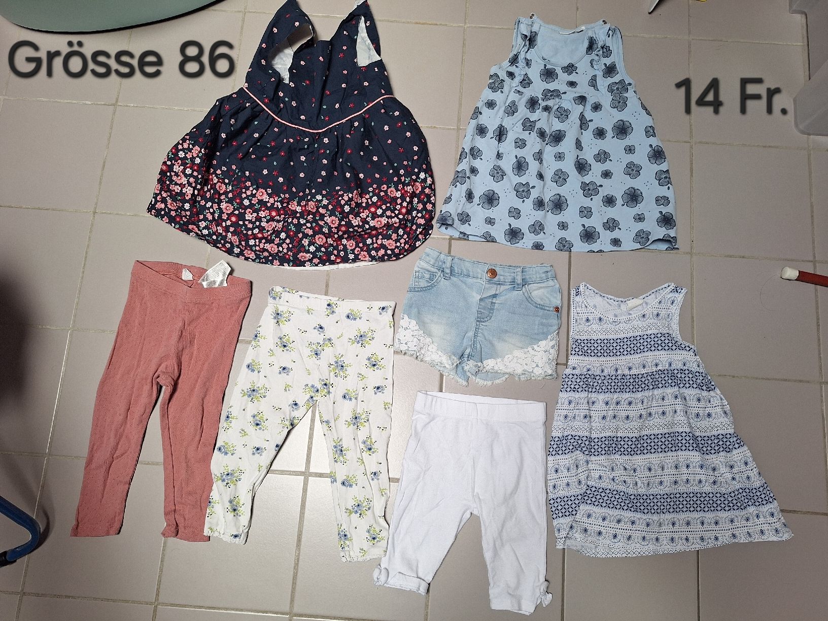 Lotti & Set di vestiti: Kleiderpaket Grösse 86 (7 Teile) – Usato da Sissach venduto da Nothing123