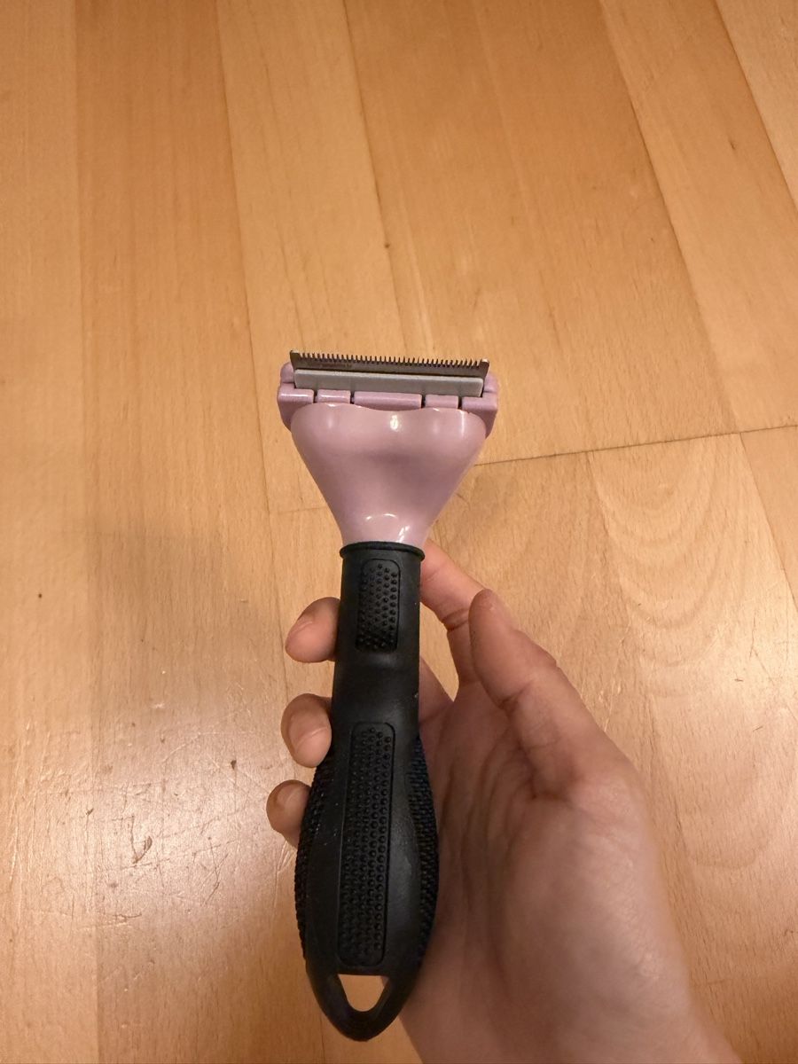 Sonstiges für Haushalt & Wohnen: FURminator deShedding Tool Langhaar Katz – Gebraucht aus Zürich von arr_vq5w 2