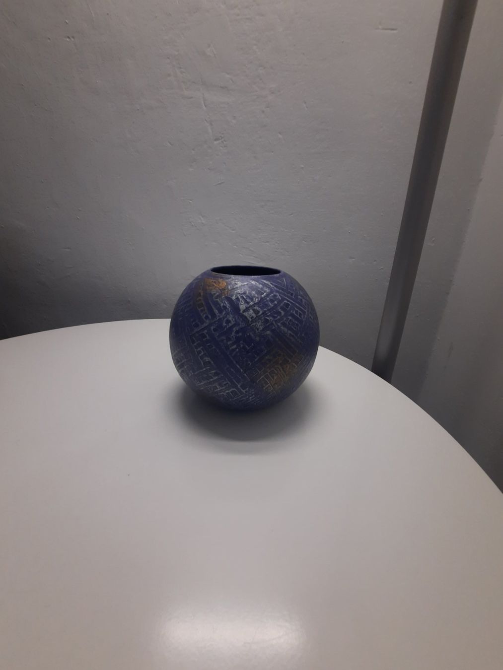 Vasi & Recipienti: runde viollete Vase – Usato da Zürich venduto da ONVA-RE-USE 2
