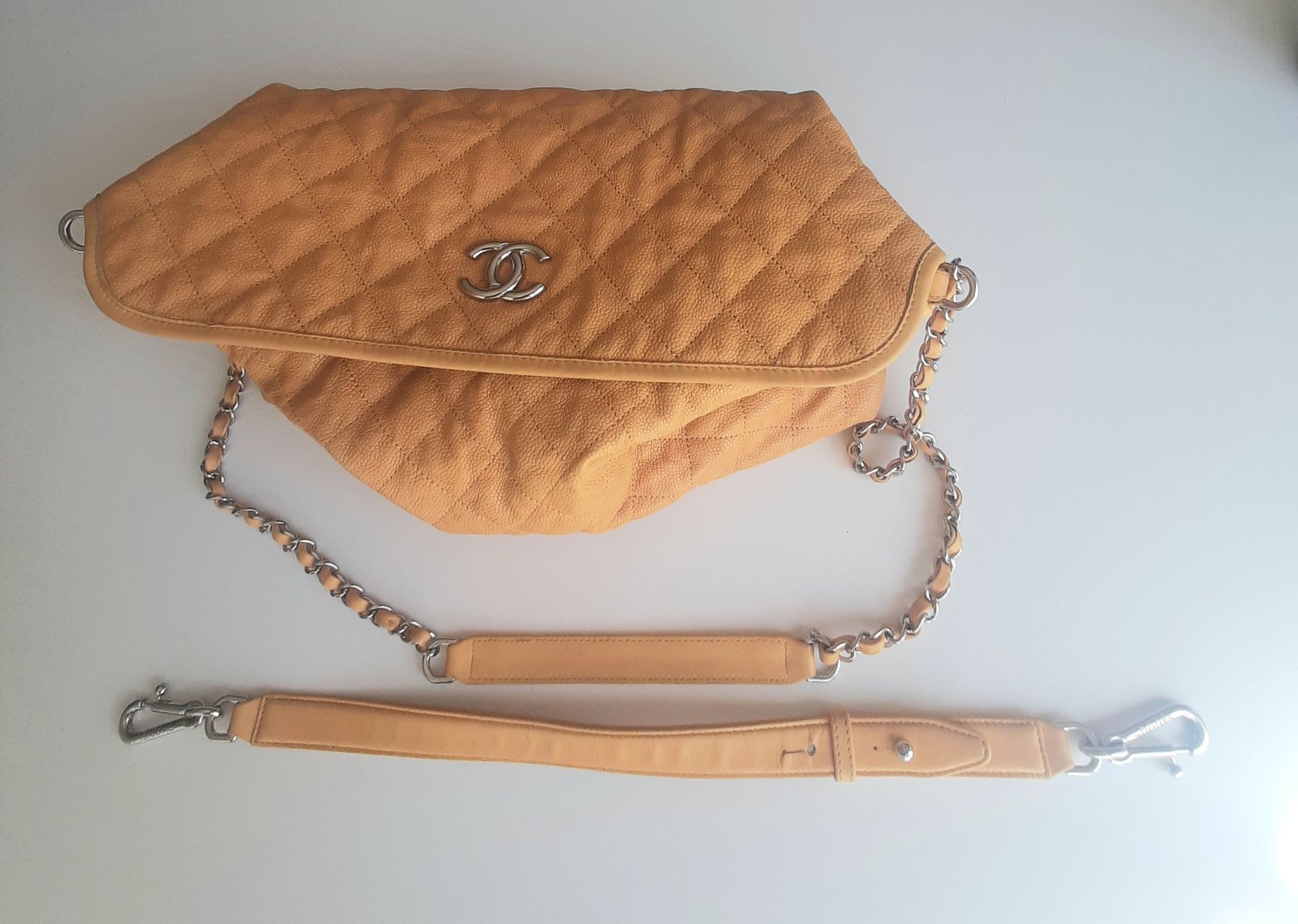 Chanel Borse da donna: Sac Chanel cuir caviar 2011 – Usato da Chêne-Bourg venduto da chsandra34 2