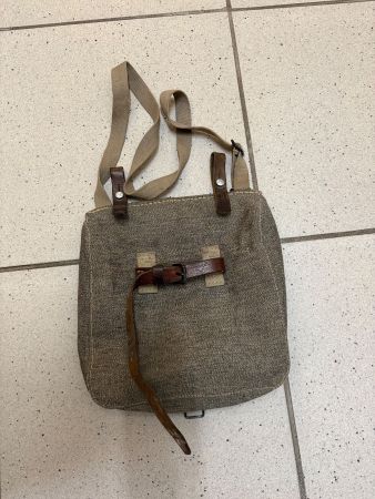Outdoor-Tasche "Brotsack" CH- Armee mit Lederriemen