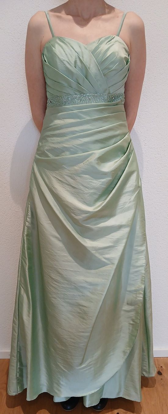 Kleider: Mintes Festkleid – Gebraucht aus Huttwil von Bidu86 1