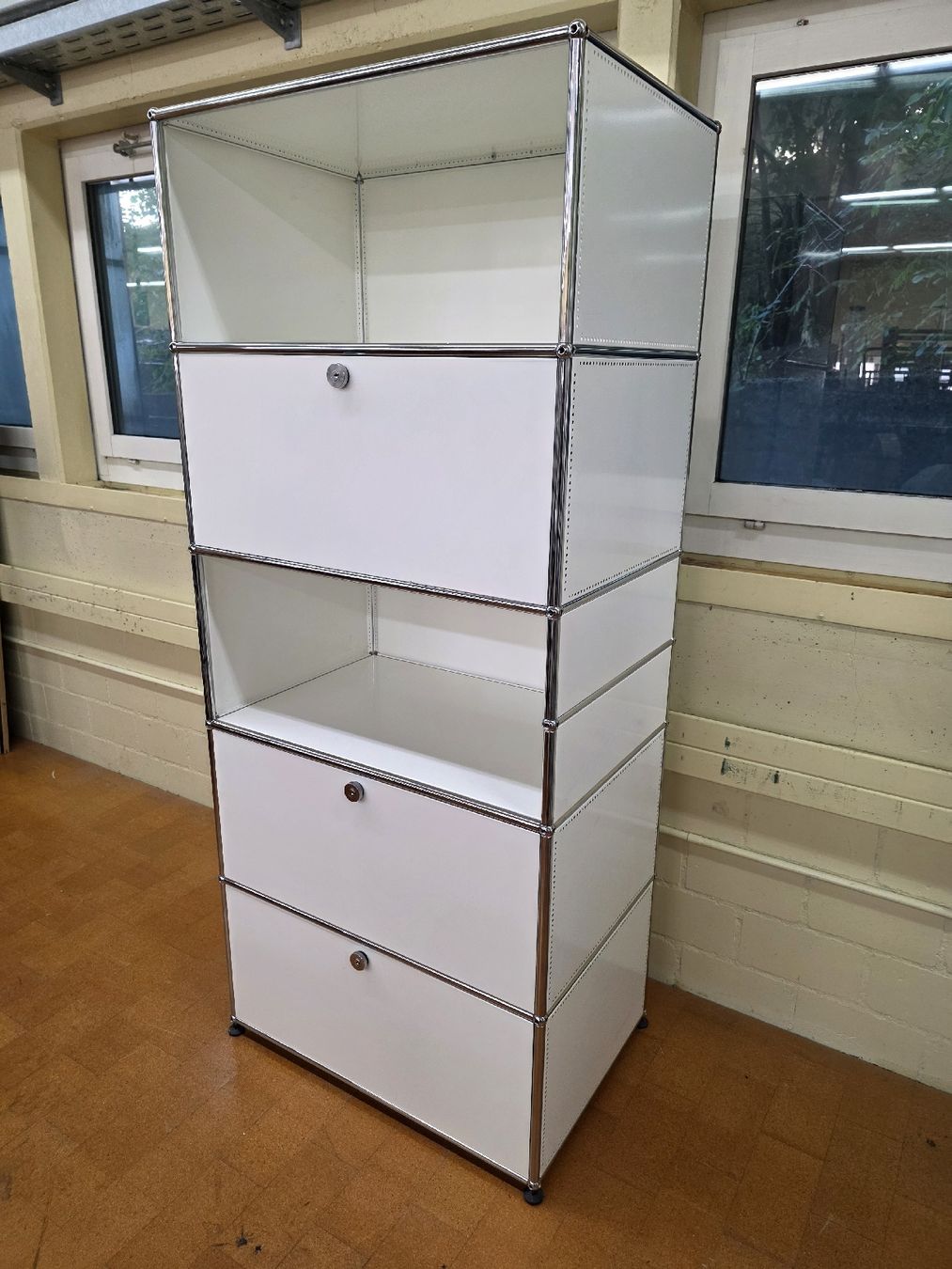 USM Scaffali: Designer Regal USM Haller weiss – Usato da Lichtensteig venduto da UsedIN