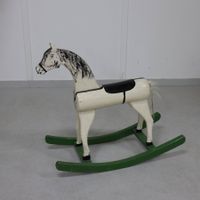 Schaukelpferd aus Holz