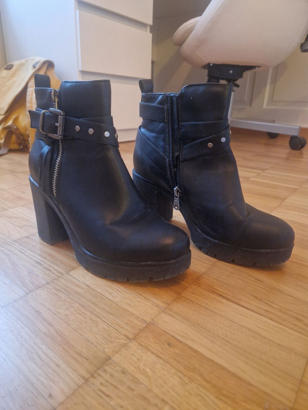 Scarpe da donna: Stiefeletten – Usato da St. Gallen venduto da ale_q8jf 1