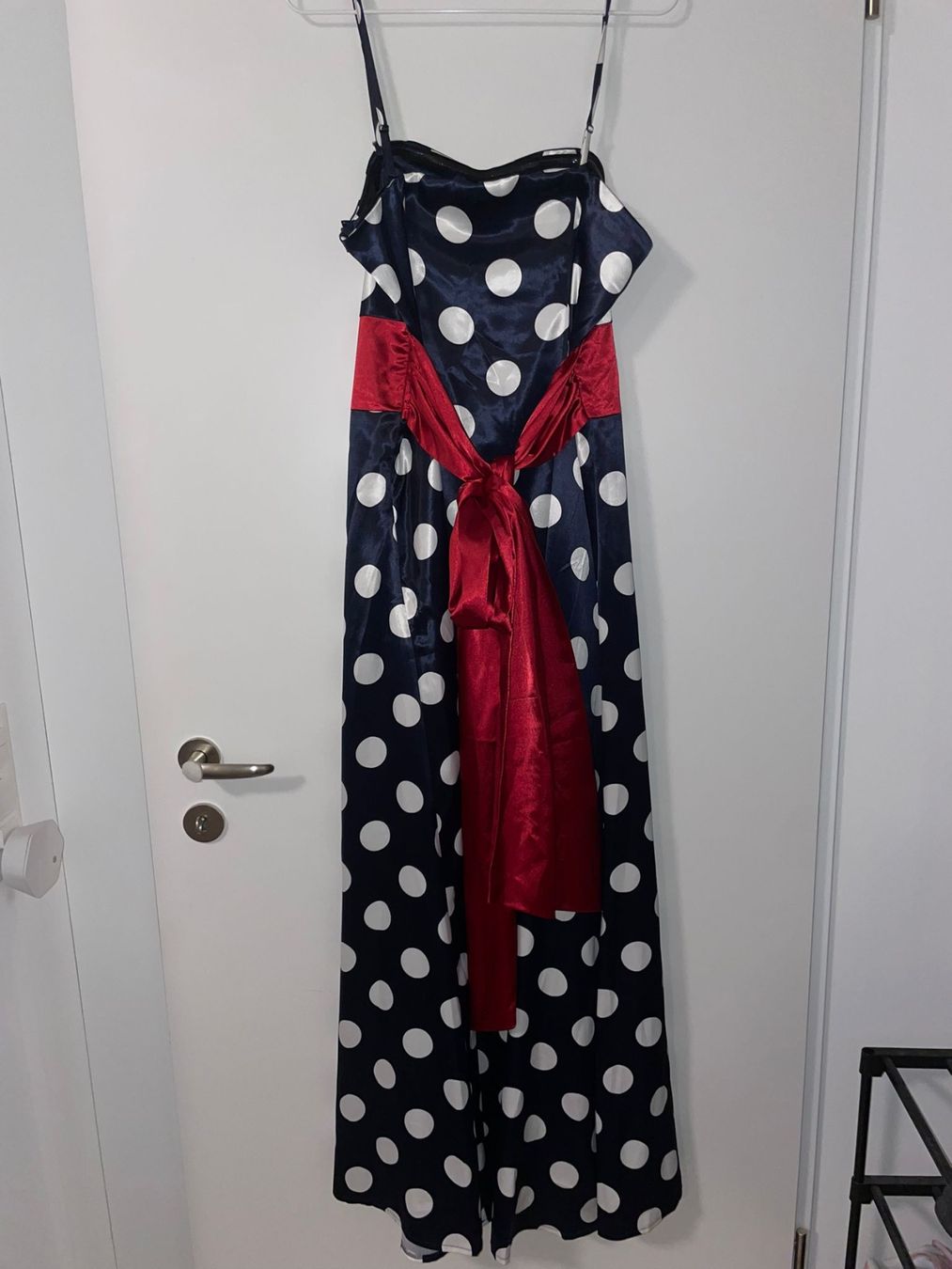 Robes: Abendkleid – Neuf (Voir description) à Bülach par dra_qnd7 1