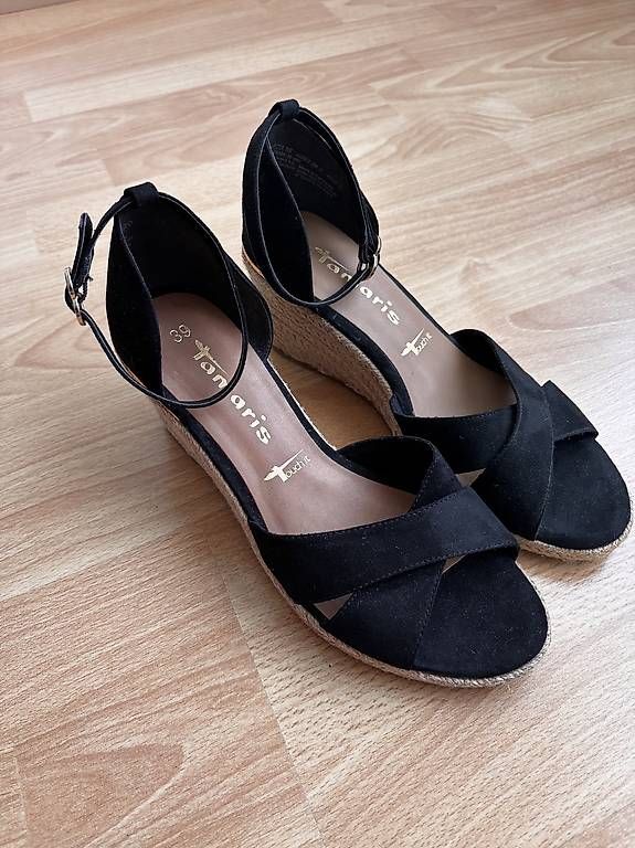 Scarpe da donna: Damenschuhe Gr. 39 Marke Tamaris – Usato da Weinfelden venduto da Irishtinker 1