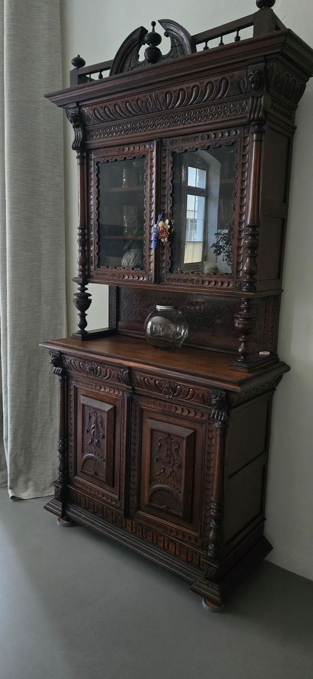 Credenze: Antiker Buffetschrank, dunkles Holz – Usato da Freienbach venduto da Elenaheinz 8