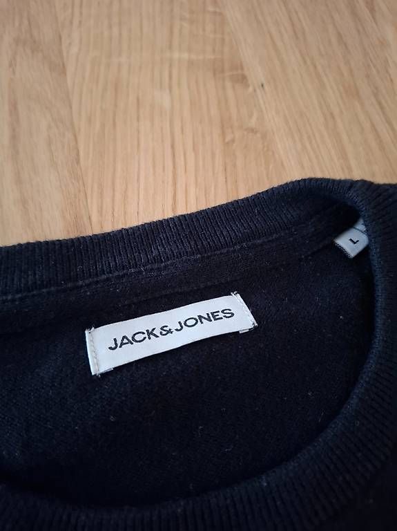 Pullover & Sweatshirts: Pullover Jack & Jones – Gebraucht aus Niederuzwil von Liberatopixel 1