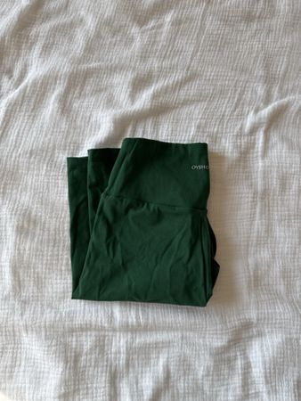 Oysho Sport Leggings in Grün